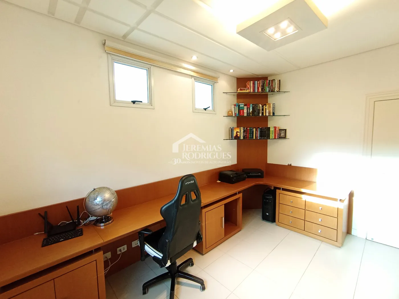 Casa à venda com 4 dormitórios no Condomínio Taubaté Village em Taubaté/SP.