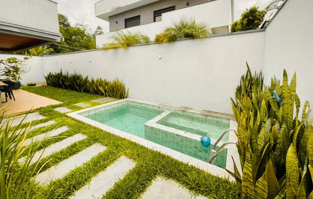 Casa à venda com 3 dormitórios no Condomínio Terras de San Marco em Taubaté/SP.
