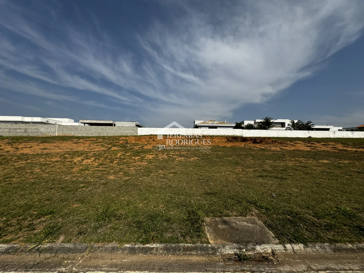 Terreno com 869 m² - Condomínio Colonial Village II  - Pindamonhangaba/SP.