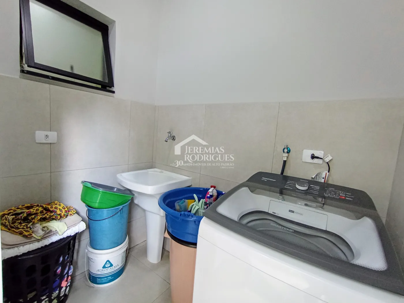 Casa à venda com 3 dormitórios no Condomínio Morada do Visconde em Tremembé/SP.