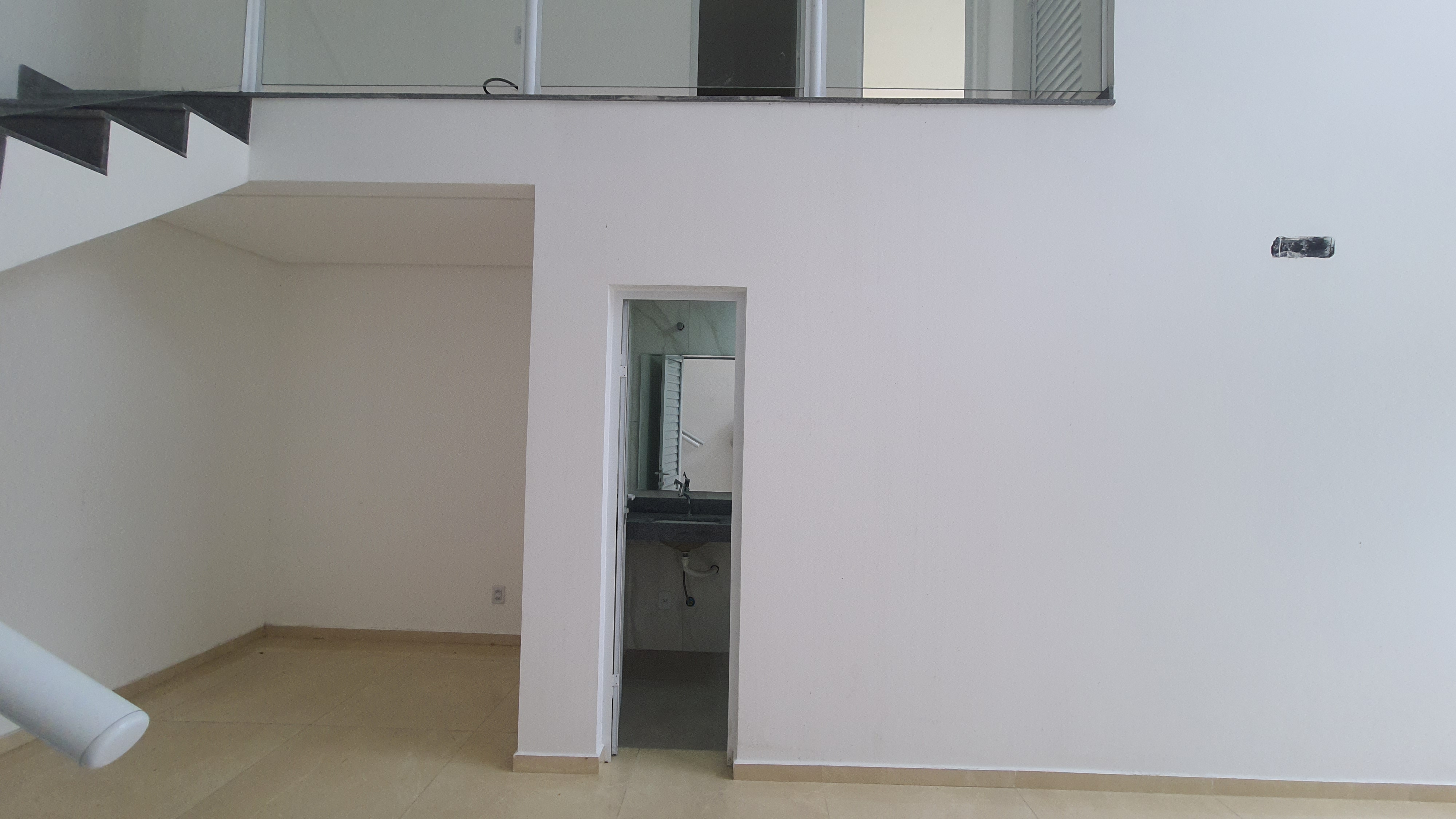 Galpão para locação com 3.900 m² no bairro Santa Luzia, na rodovia pres. Dutra em Caçapava/SP.  