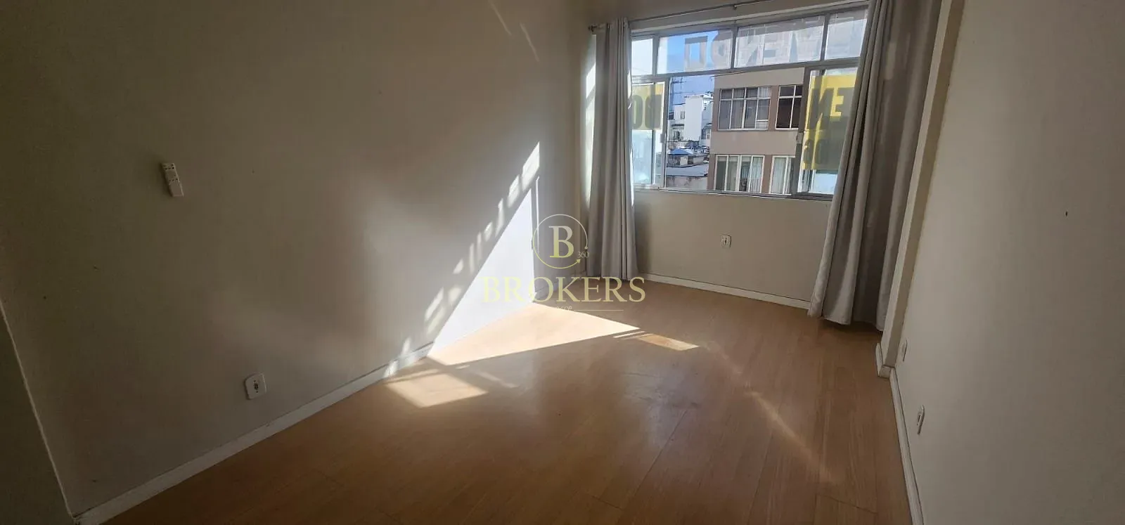Sala a venda, Rua Visconde de Pirajá - Ipanema. Sala com 32m² Melhor trecho da rua. — foto 11