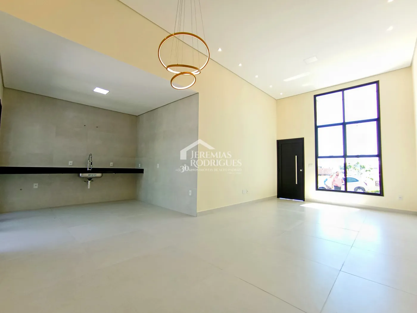 Casa para venda e locação com 3 dormitórios no Bosque da Imperatriz em Pindamonhangaba/SP.