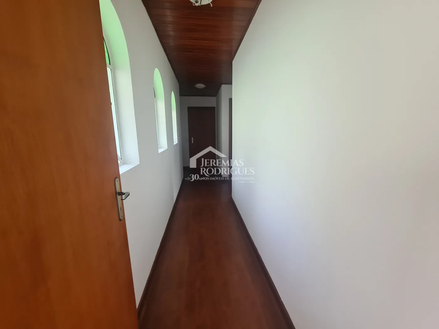 Casa para venda com 3 dormitórios no bairro Alto da Vila Inglesa em Campos do Jordão/SP