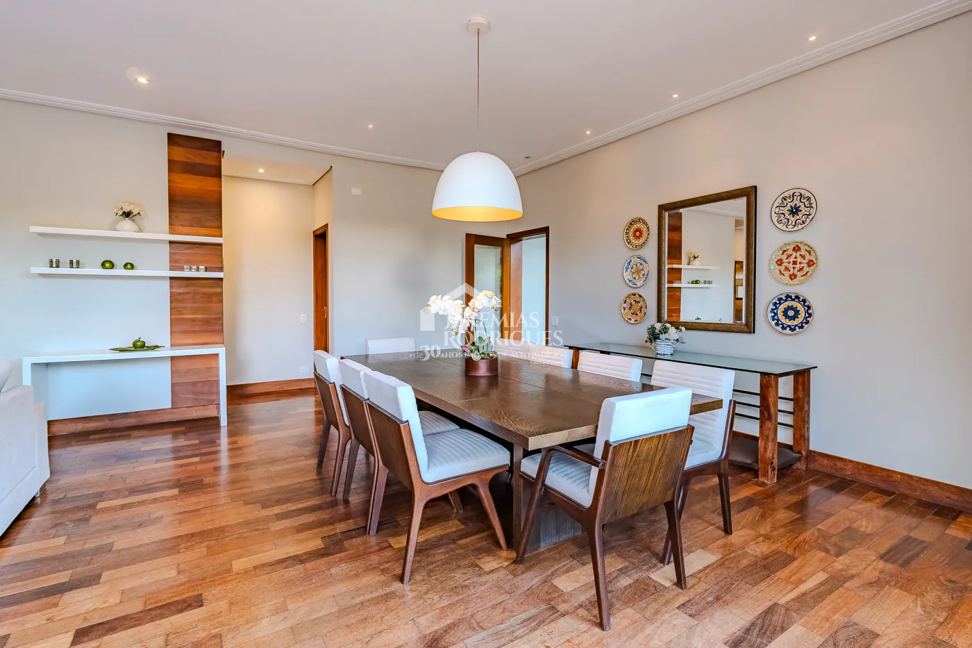 Casa para venda com 5 suítes no Condomínio Villandry em Campos do Jordão/SP