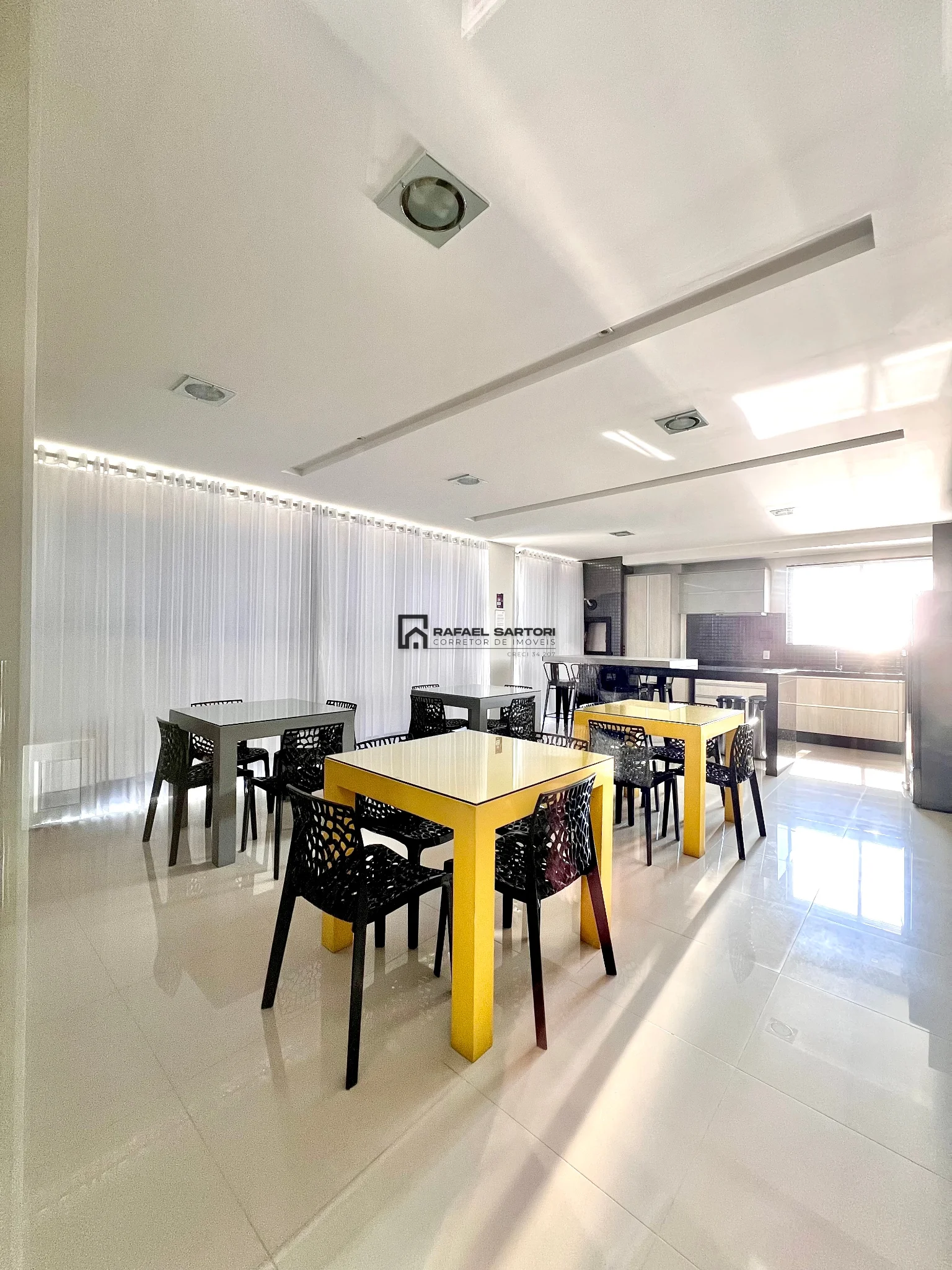 APARTAMENTO COM DECK PRIVATIVO
