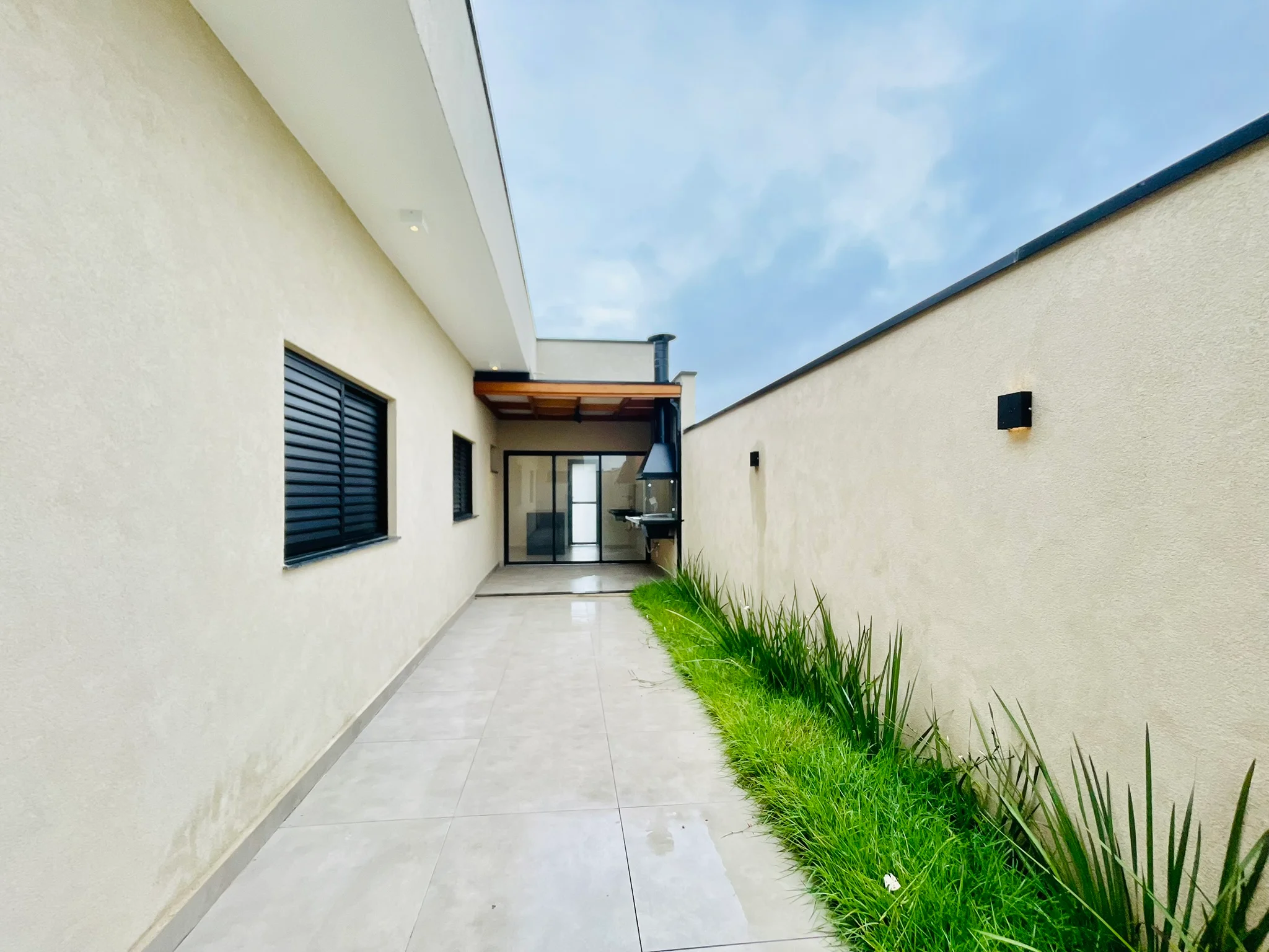 Casa à venda com 3 dormitórios no Condomínio Bosque da Imperatriz em Pindamonhangaba/SP. 