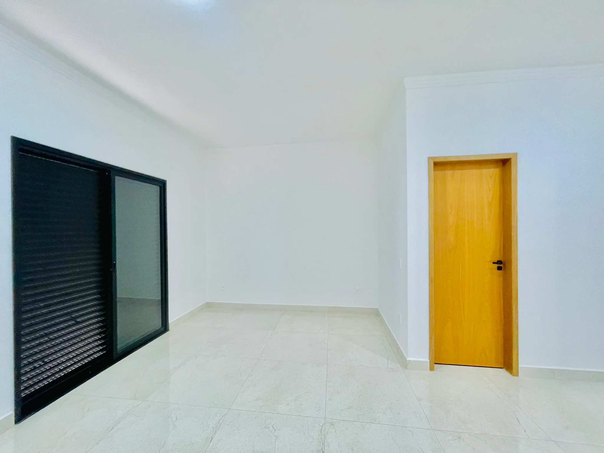 Casa com 3 dormitórios à venda no Condomínio Recanto Tropical em Taubaté/SP.