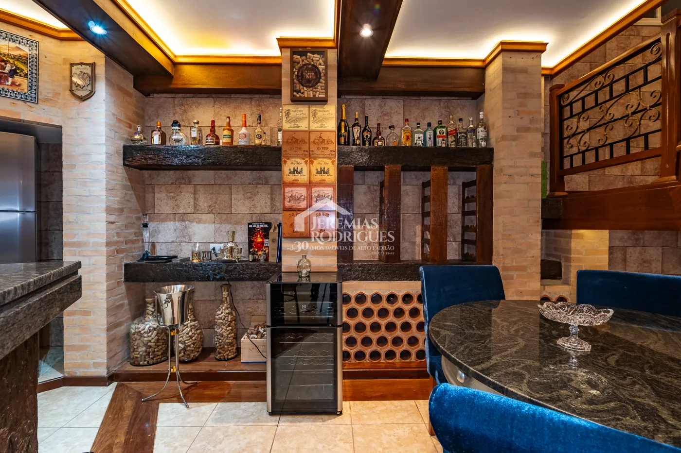 Casa com 5 suítes, 950 m² - Alto do Capivari - Campos do Jordão/SP