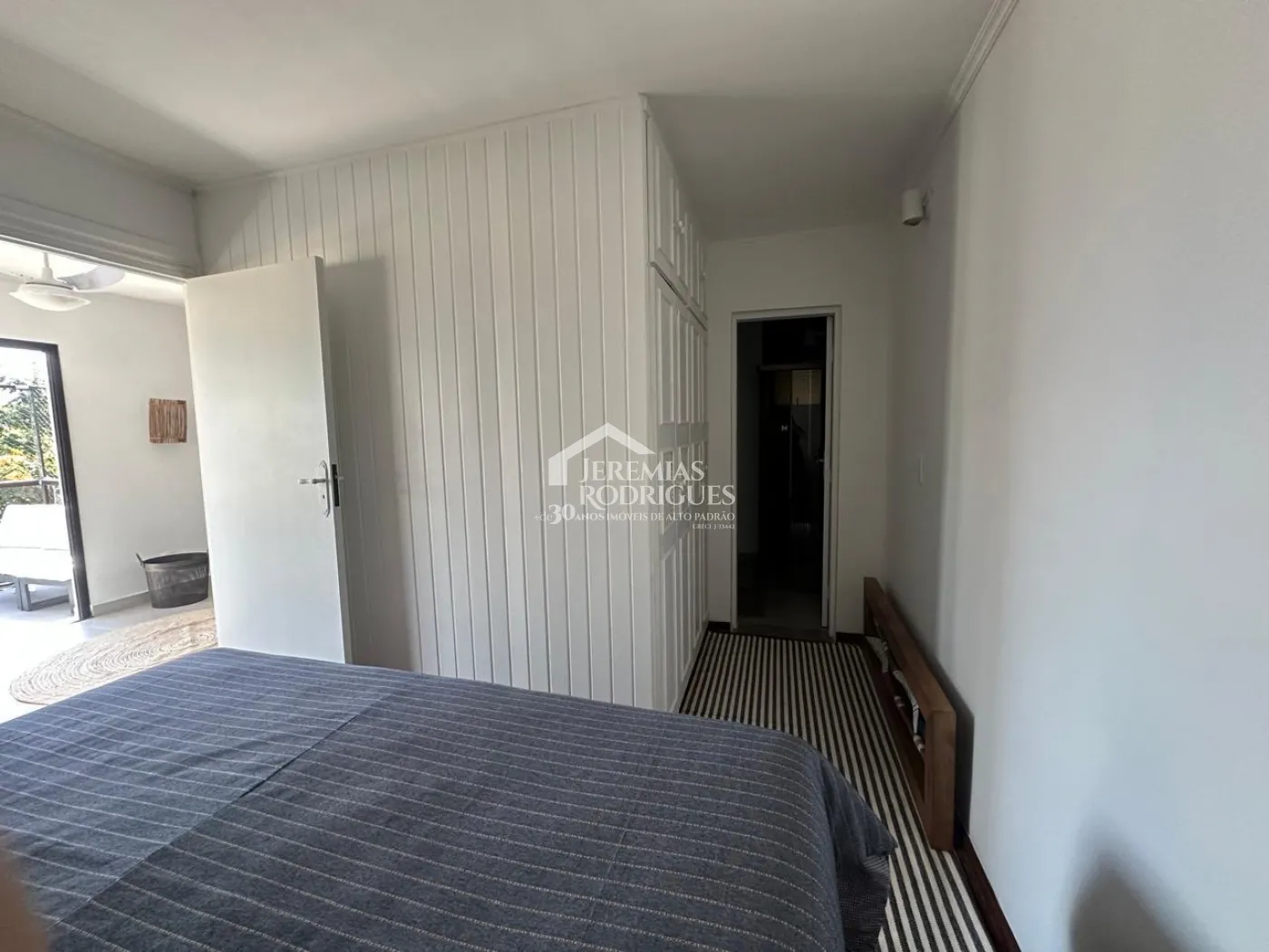 Apartamento duplex à venda com 3 dormitórios, 194 m² no Condomínio Lauro Rezende em Ubatuba/SP.