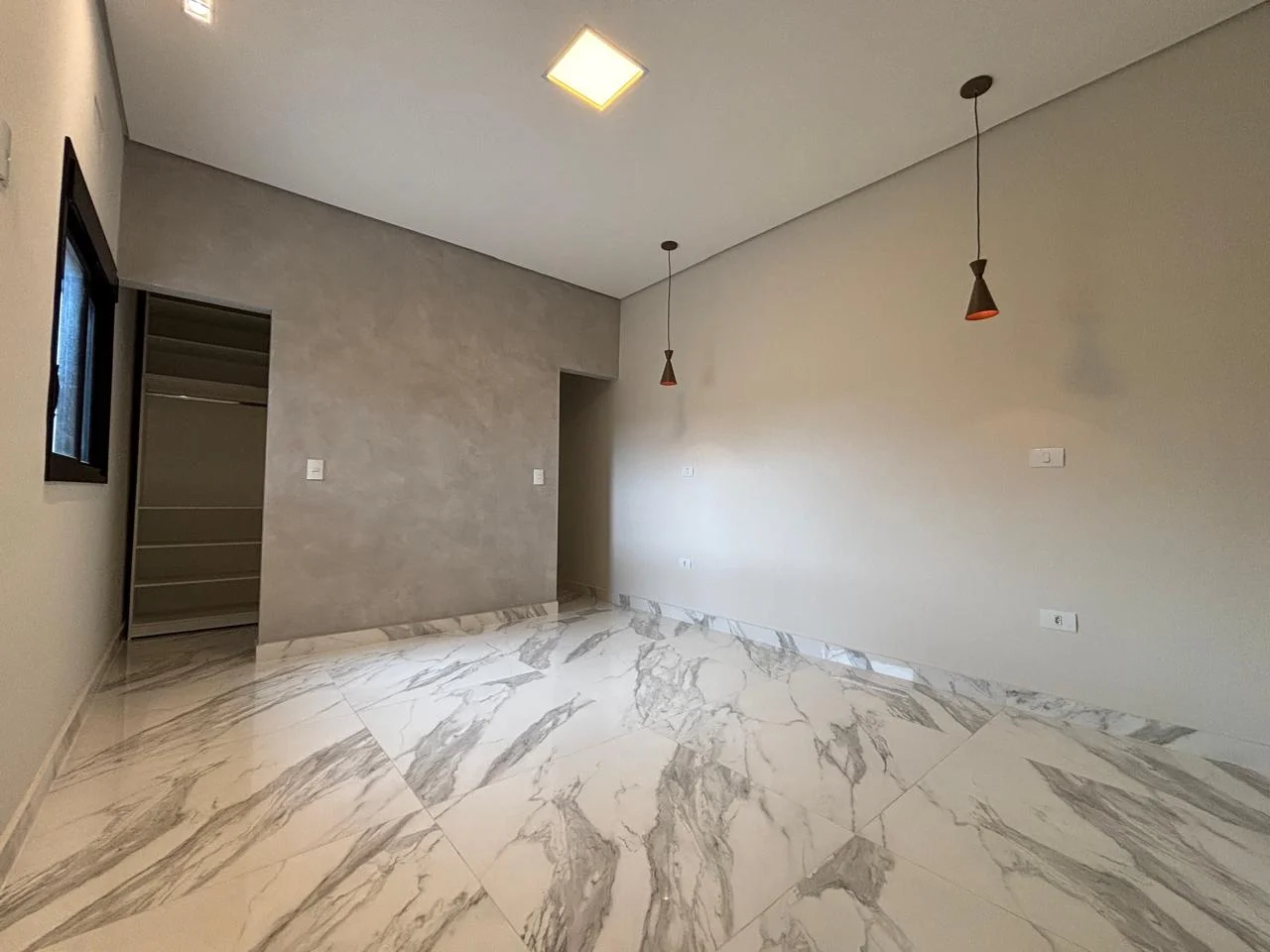 Casa alto padrão 120m² com jardim de inverno à venda no Bosque da Imperatriz – Pindamonhangaba/SP