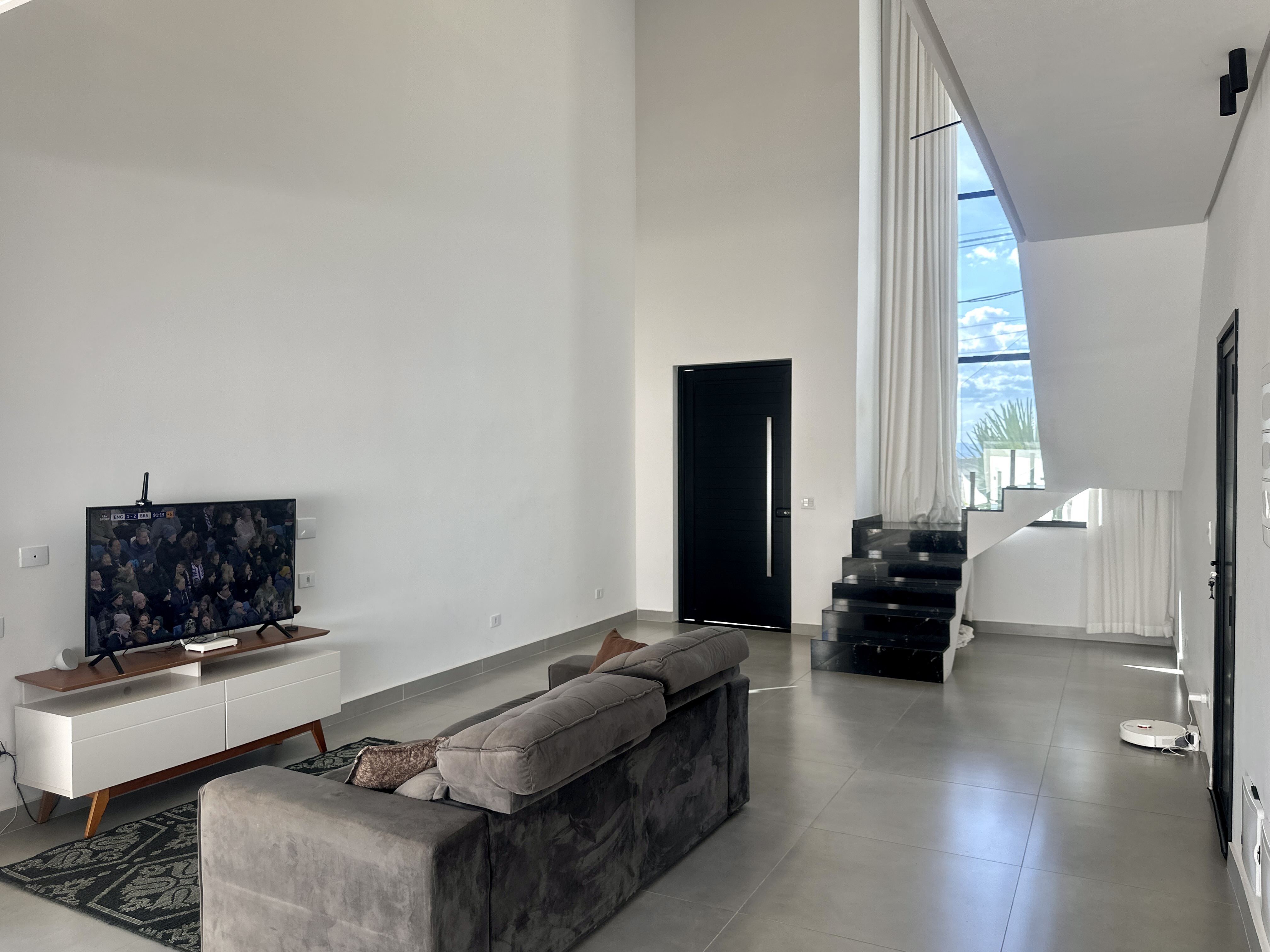 Casa à venda com 4 dormitórios no Condomínio Bella Vitta em Caçapava/SP.