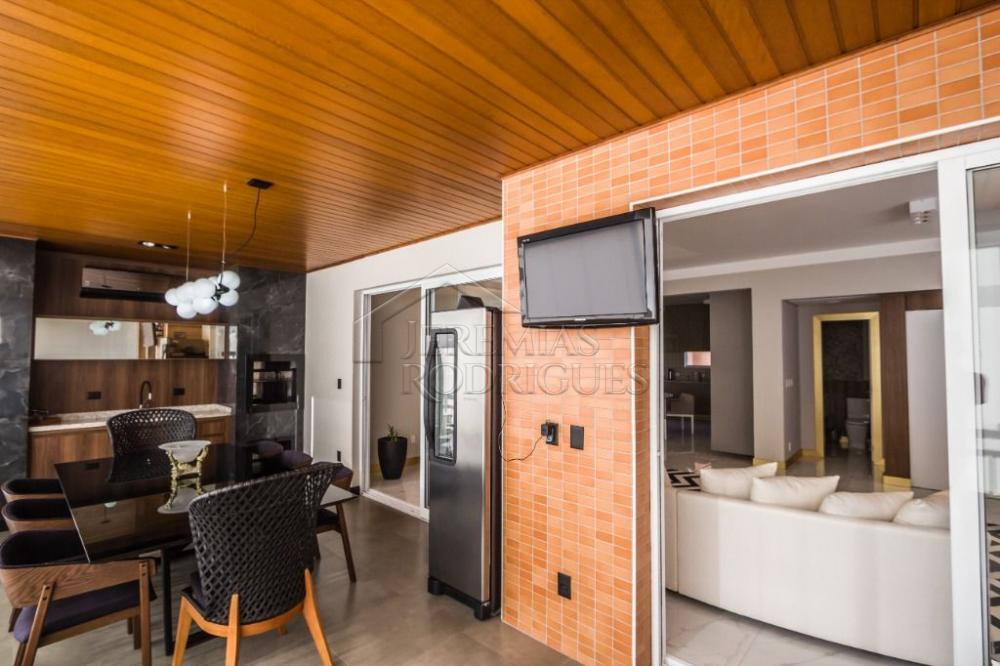 Apartamento à venda com 4 suítes no Condomínio Des Arts em Taubaté. 