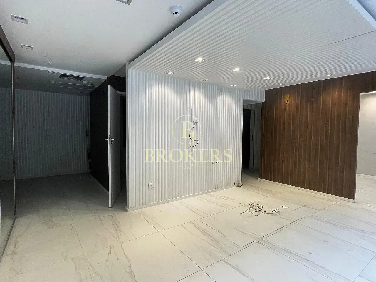 Prédio corporativo independente com 4 pavimentos em Botafogo