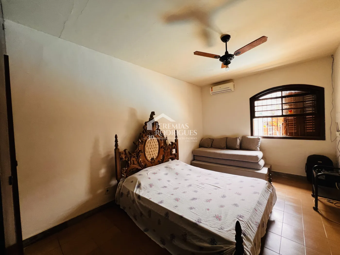 Casa para venda com 4 dormitórios no Centro em Taubaté/SP