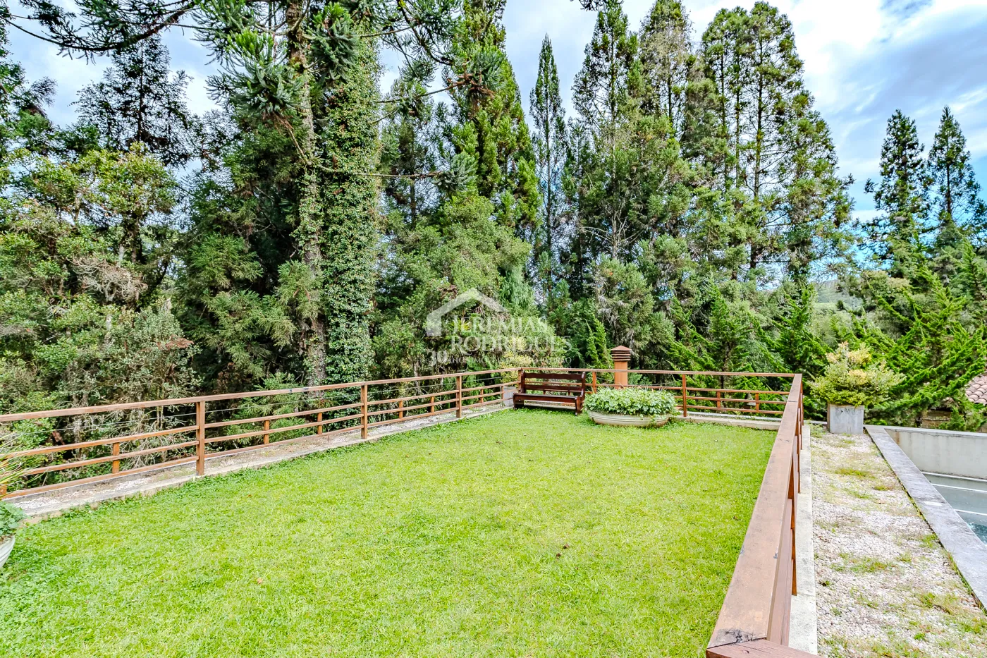 Casa para venda com 5 suítes no Condomínio Villandry em Campos do Jordão/SP