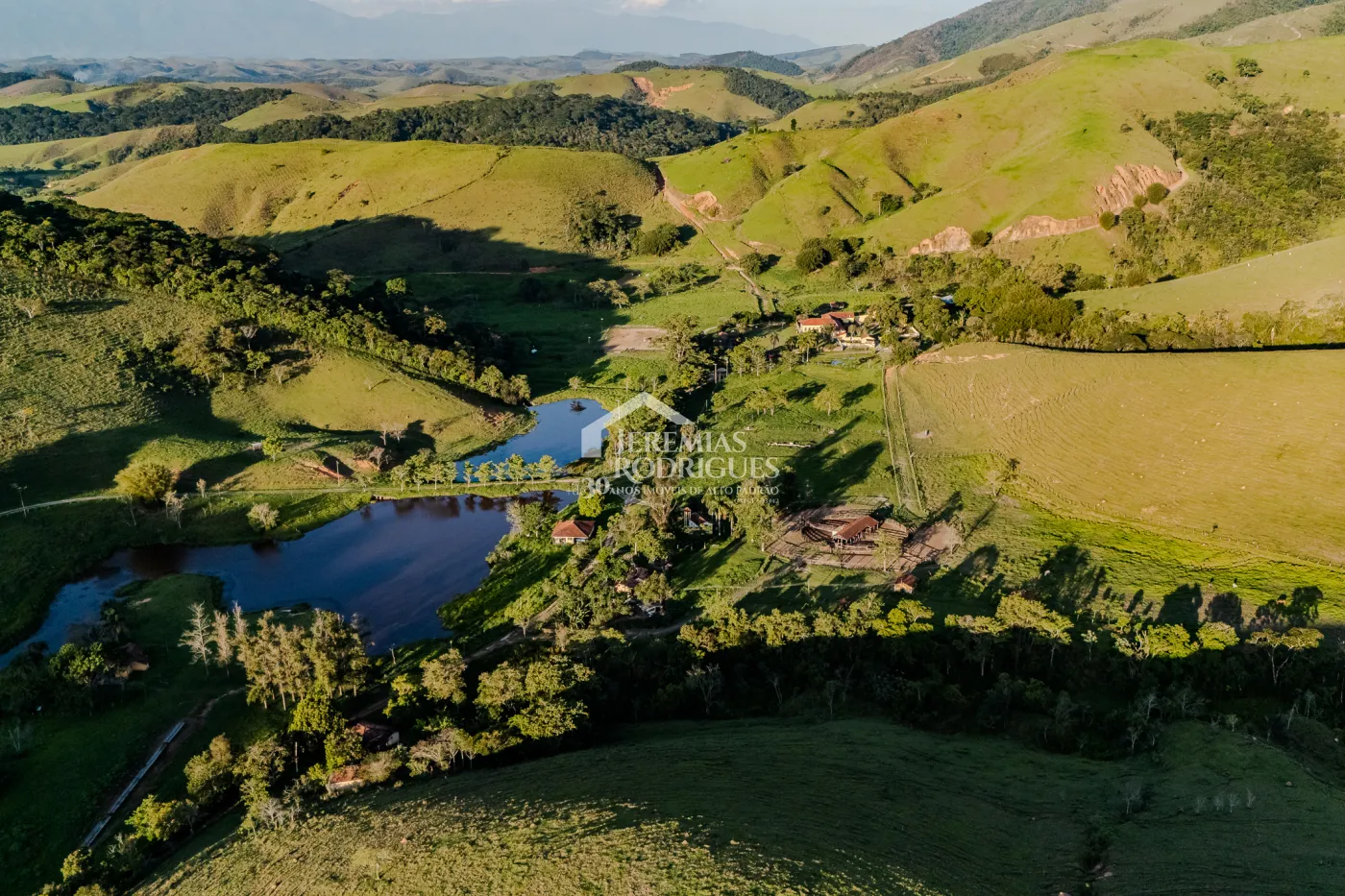 Fazenda à venda com 919,6 hectares em Cachoeira Paulista/SP.