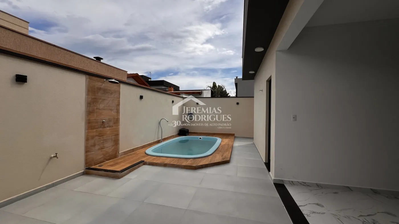Casa para venda com 3 dormitórios no Condomínio Residencial Tecoara em Taubaté/SP