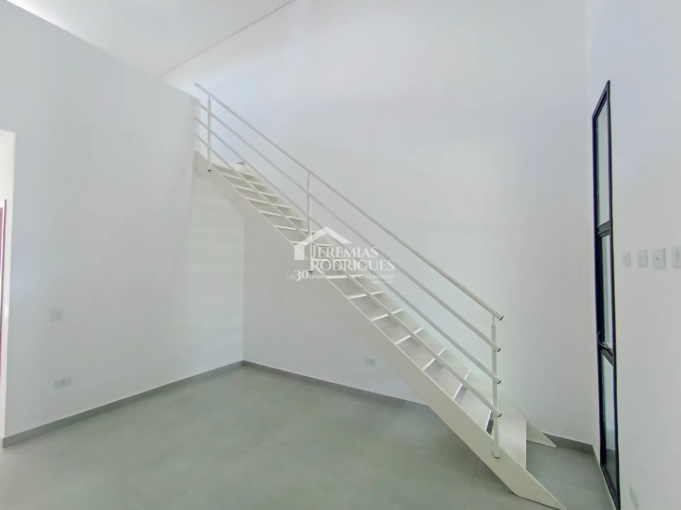 Casa à venda com 3 suítes no Condomínio Campos do Conde II em Tremembé/SP.