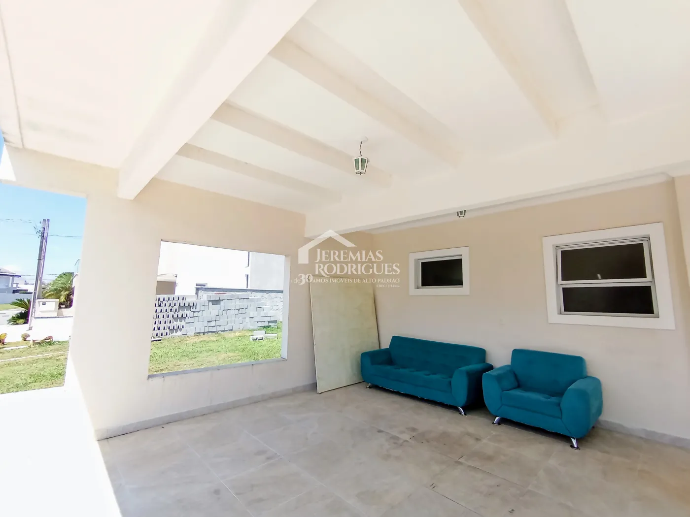 Casa assobradada com 3 suítes - Condomínio Jardim Oásis - Taubaté/SP.