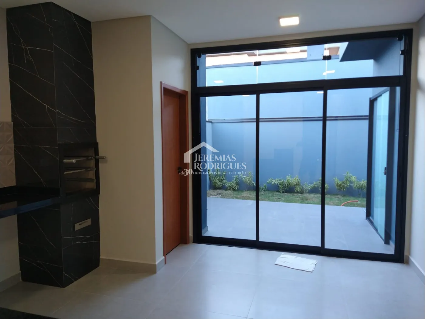 Casa à venda com 2 dormitórios no Condomínio Barão de Tremembé em Tremembé/SP