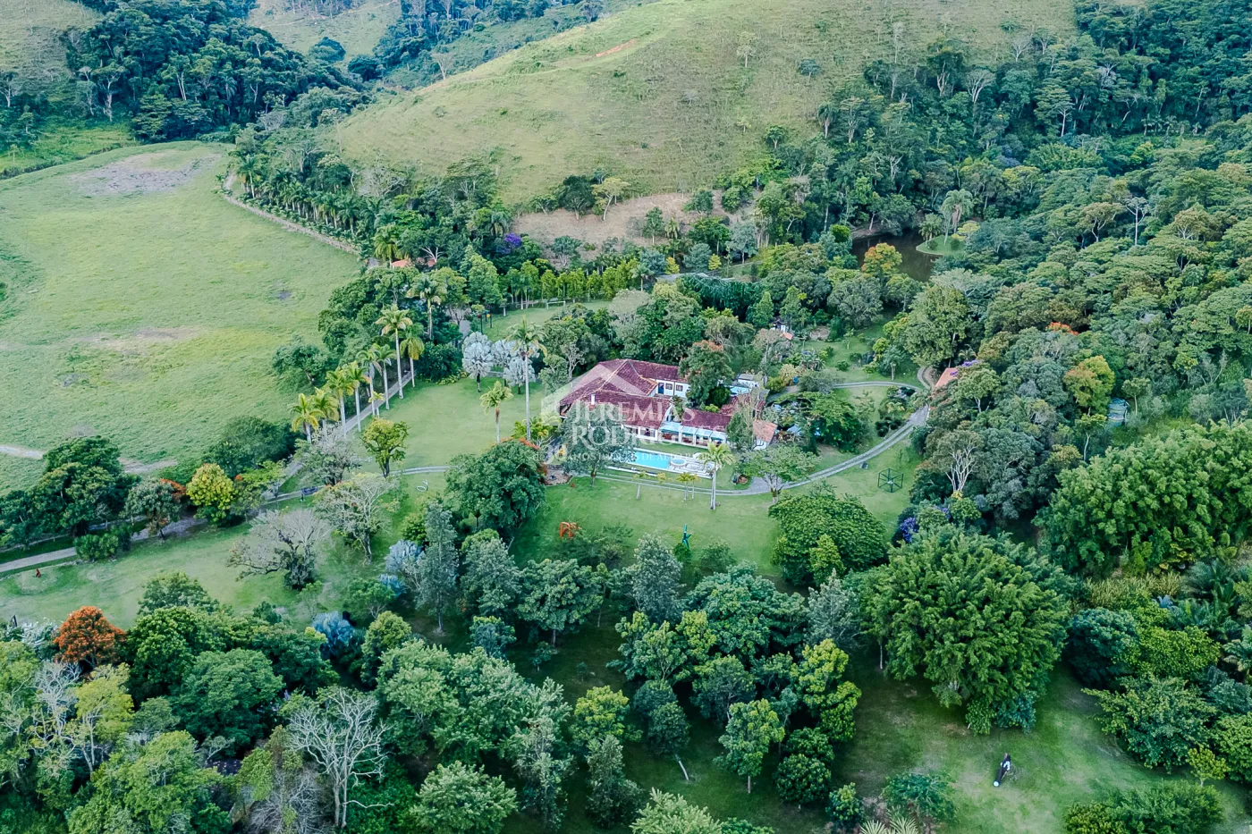 Fazenda à venda com 3.389.000,00 m² em Piraí/RJ.
