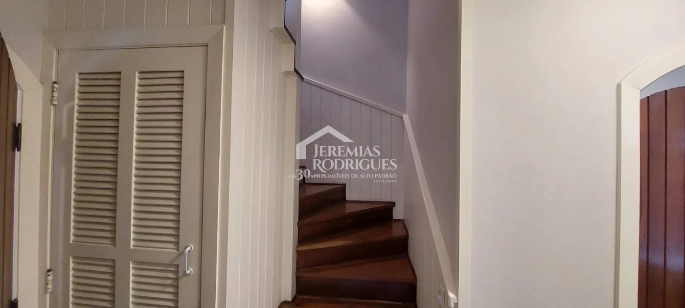 Casa com 3 dormitórios no Bairro Capivari - Campos do Jordão/SP