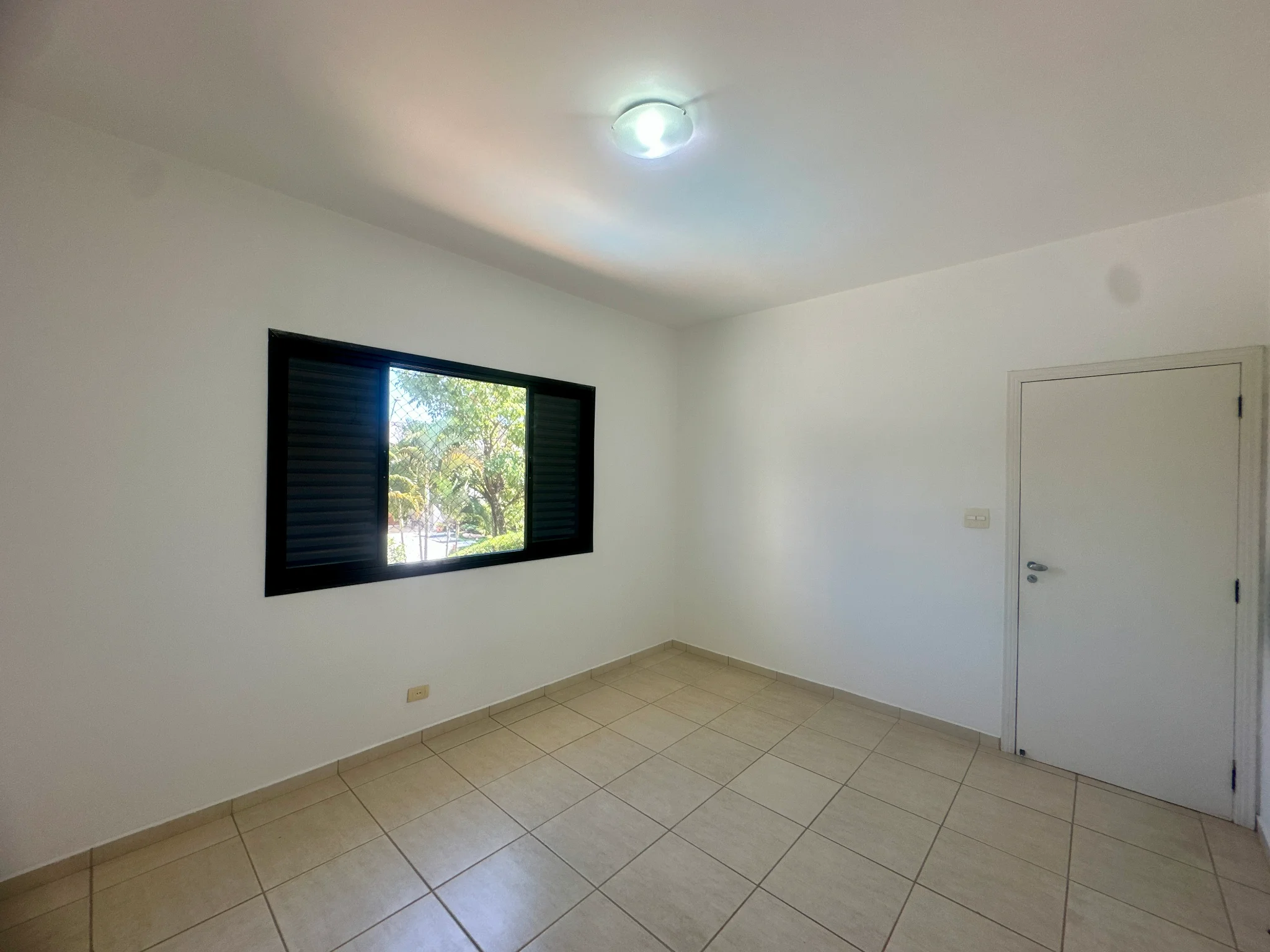 Casa para venda e locação no Condomínio Taubaté Village em Taubaté/SP.
