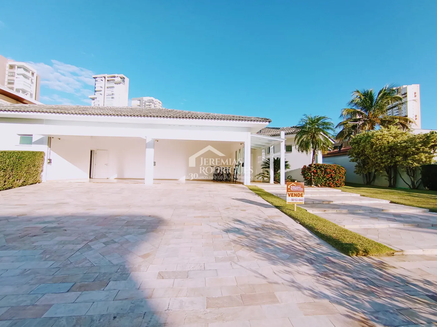 Casa à venda com 4 dormitórios no Condomínio Taubaté Village em Taubaté/SP.