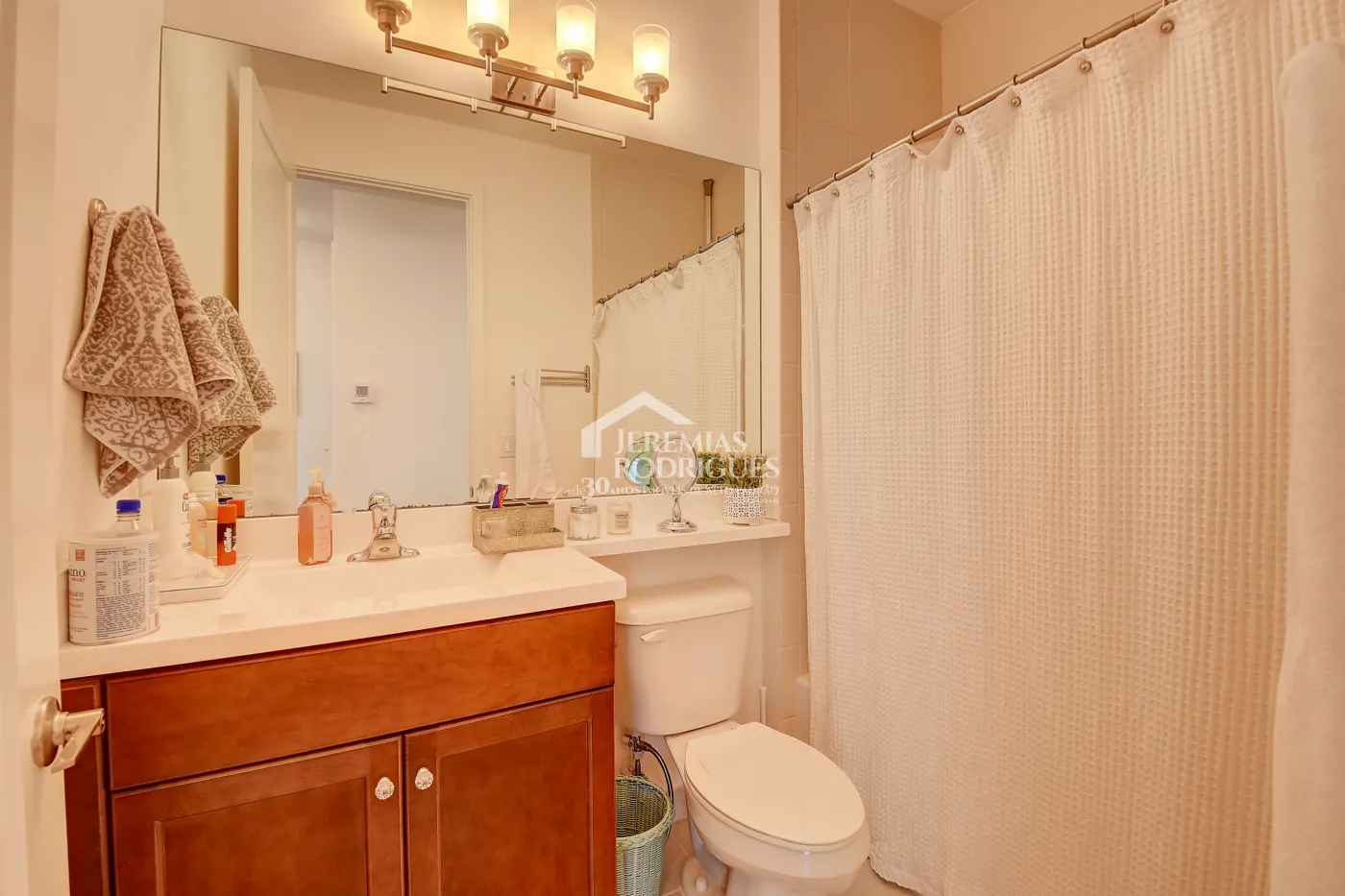 Casa com 4 dormitórios - Condomínio Dakota - Miami/ Flórida