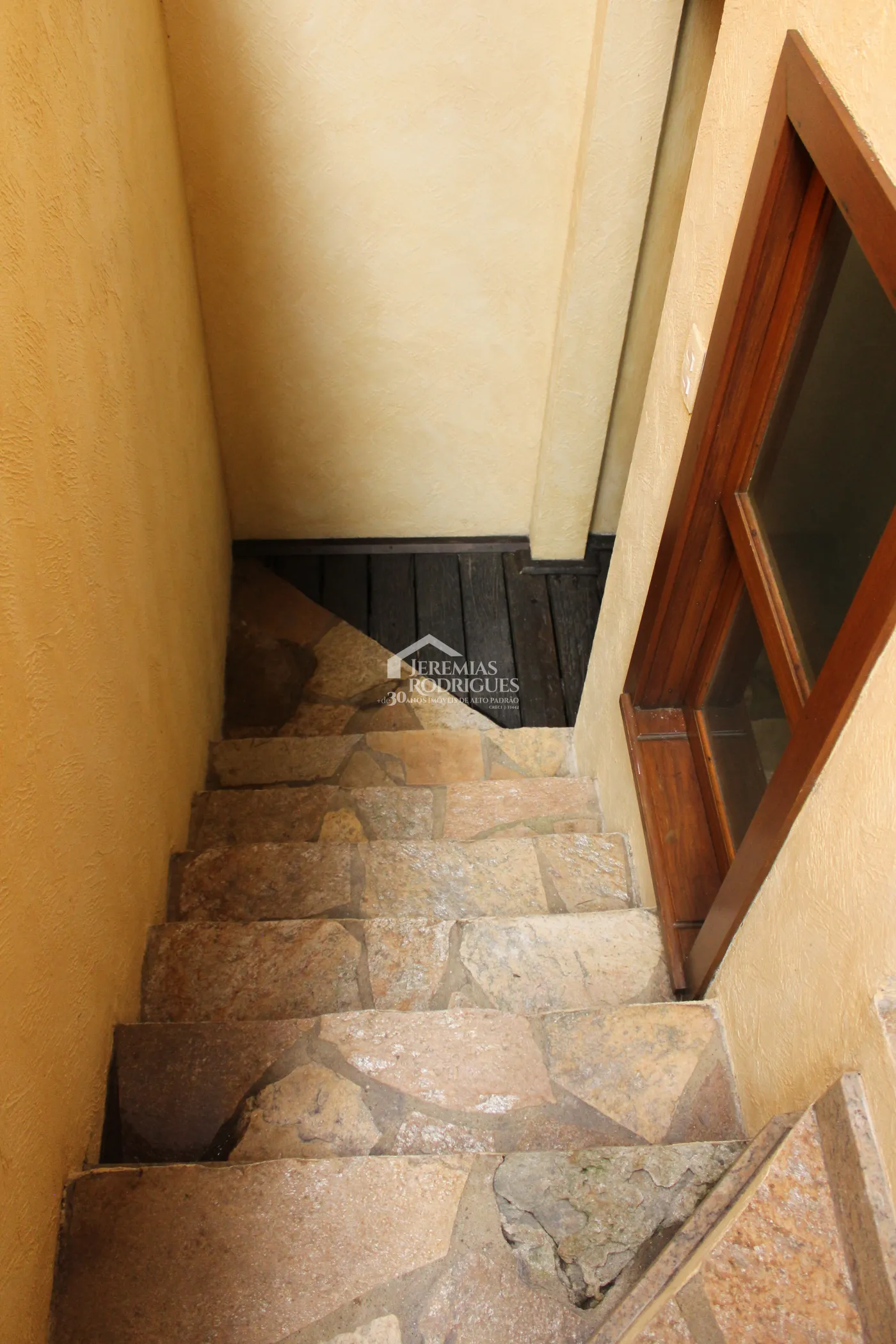 Casa para venda e locação com 5 dormitórios no Condomínio Taubaté Village em Taubaté/SP.