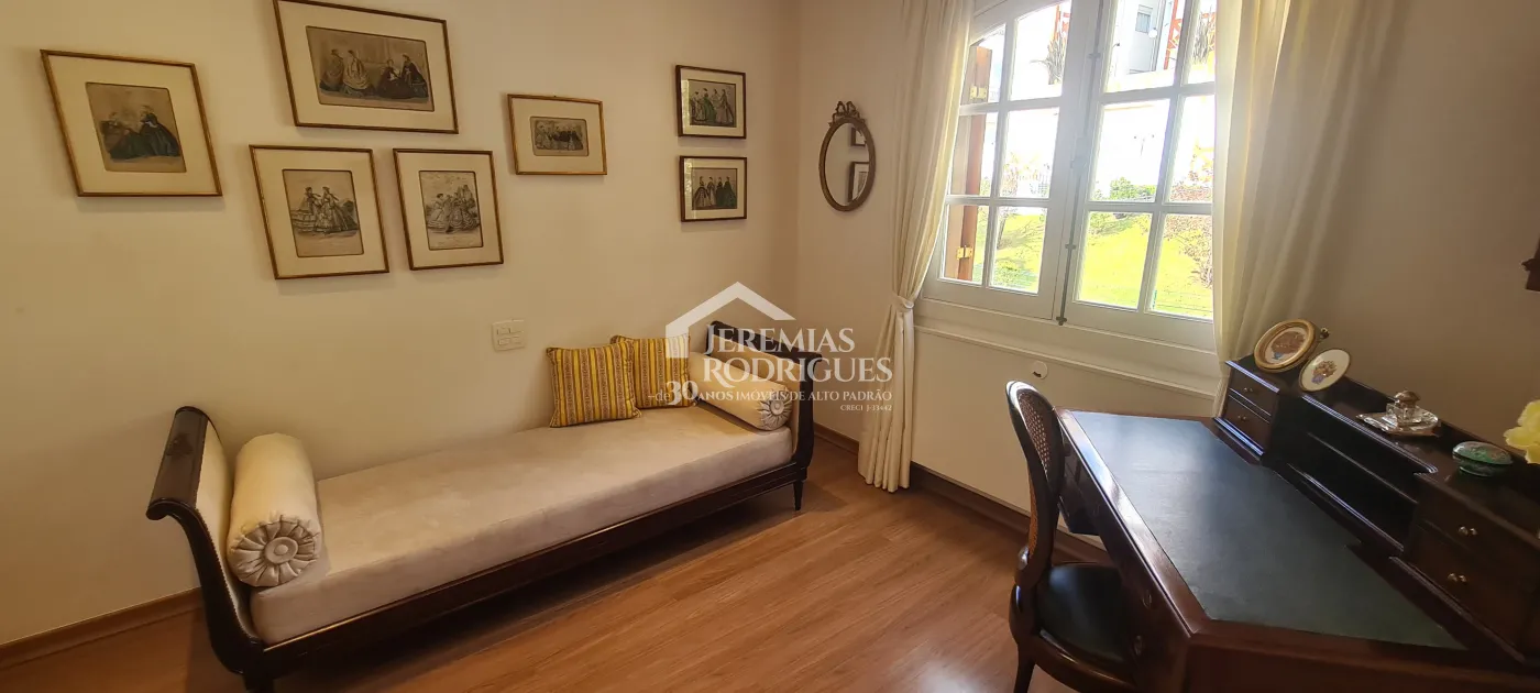 Apartamento à venda com 4 suítes no Edifício Evergreen em Campos do Jordão/SP