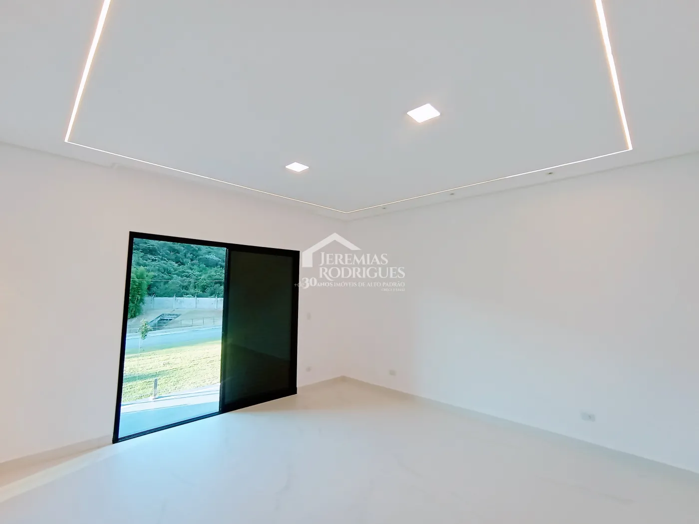 Casa assobradada à venda com 4 dormitórios no Condomínio Cyrella Landscape emTaubaté/SP.