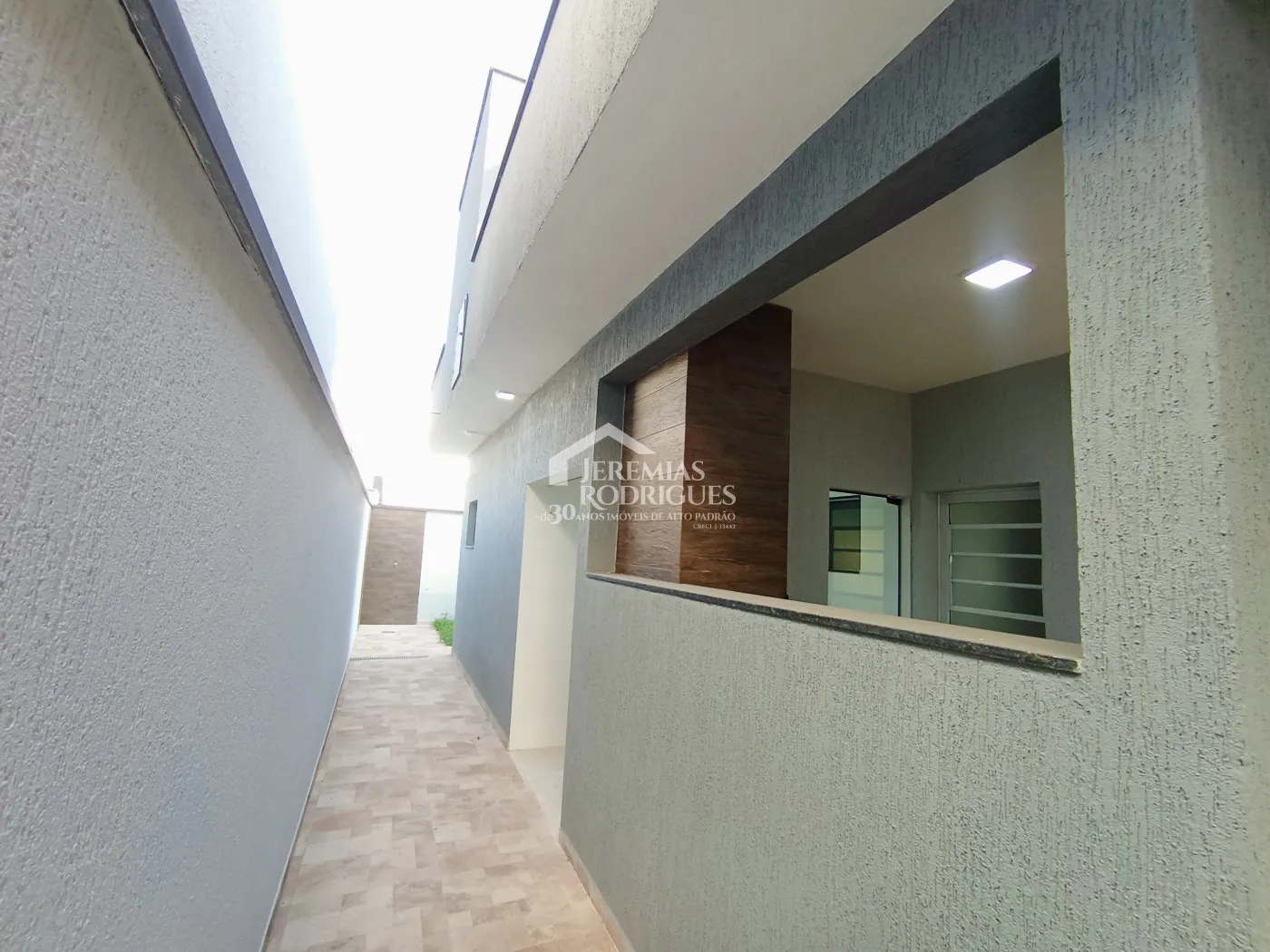 Casa à venda com 3 dormitórios no Condomínio Morada do Visconde em Tremembé/SP.