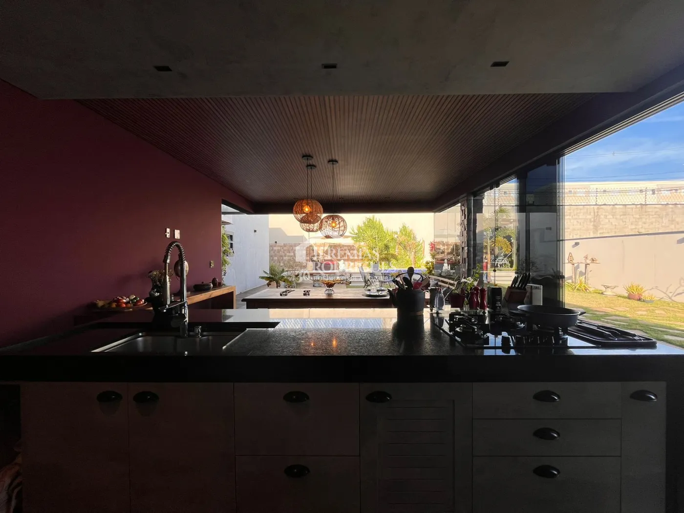 Casa para venda e locação com 2 suítes no Condomínio Verdes Vales em Taubaté/SP