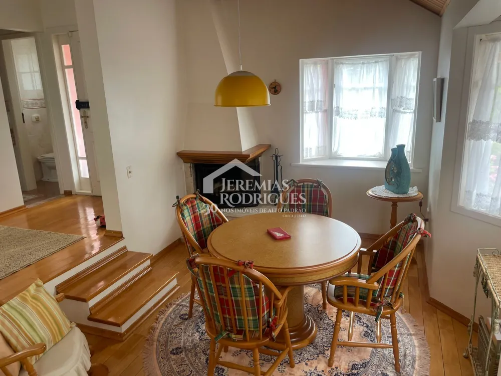 Casa com 6 dormitórios, 362 m² - Condomínio Iporanga, em Campos do Jordão/SP.