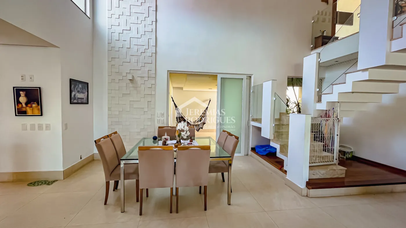 Casa à venda com 6 suítes - Condomínio Village Paineiras - Pindamonhangaba/SP