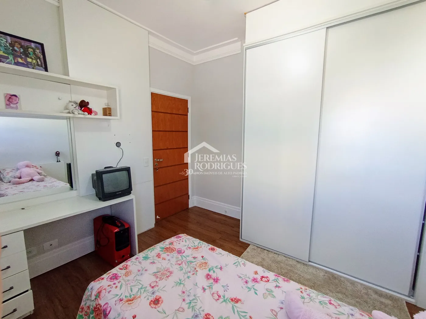 Casa para venda com 3 dormitórios no Condomínio Campos Do Conde II Versailles em Tremembé/SP