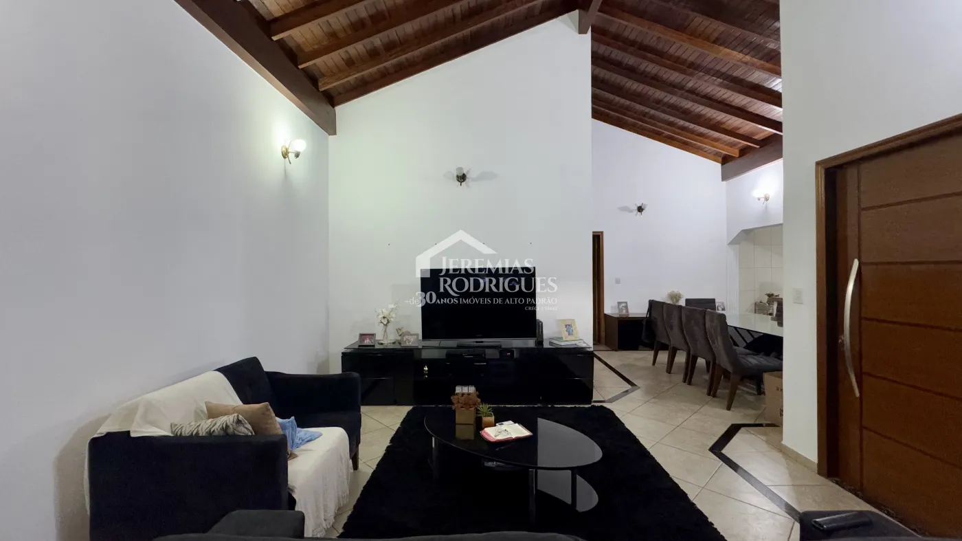 Casa para venda com 3 dormitórios no Condomínio Real Ville em Pindamonhangaba/SP