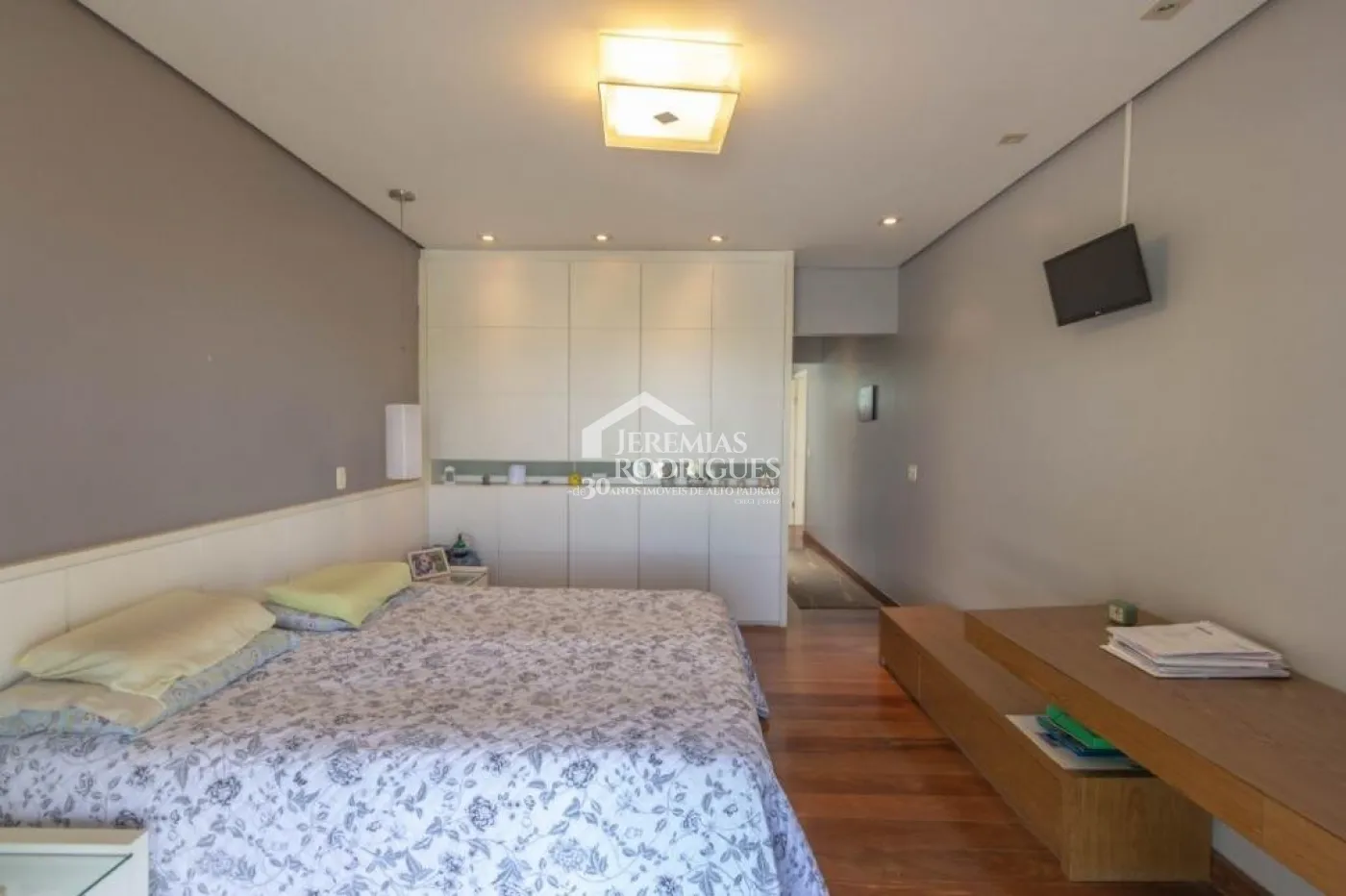 Casa para venda e locação com 4 suítes no Condomínio Chácaras Cataguá em Taubaté/SP