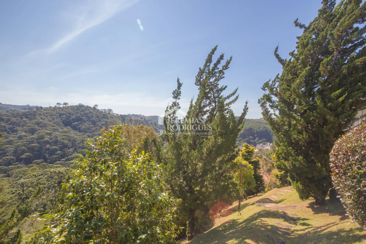Casa com 3 suítes, 170 m² - Condomínio Jardim Monte Belo - Campos do Jordão/SP
