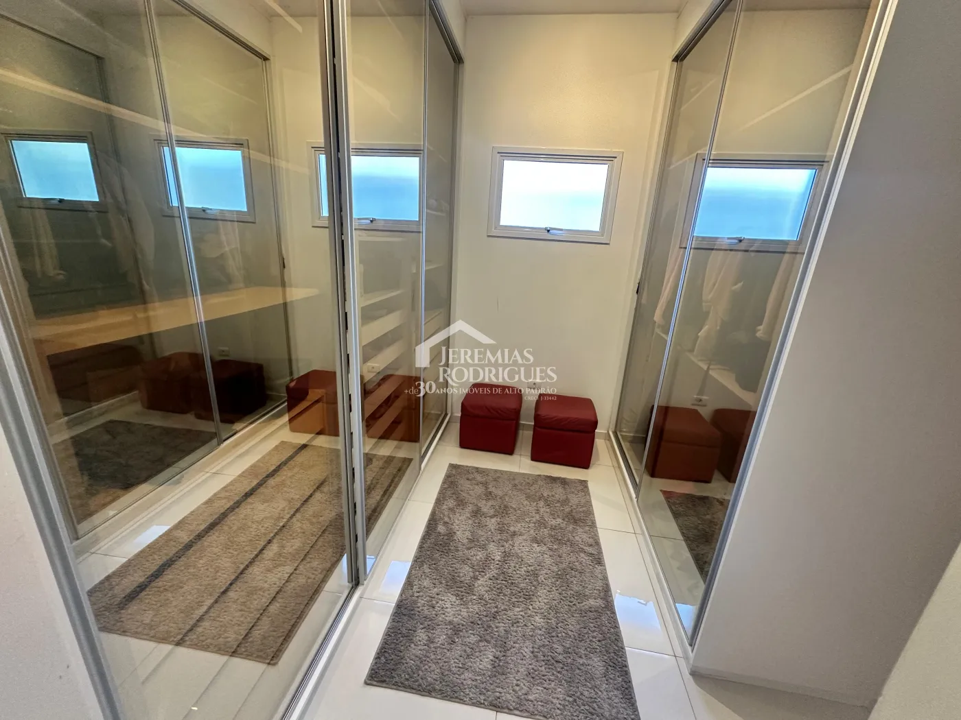 Casa mobiliada para locação com 3 suítes no Condomínio Real Ville em Pindamonhangaba/SP