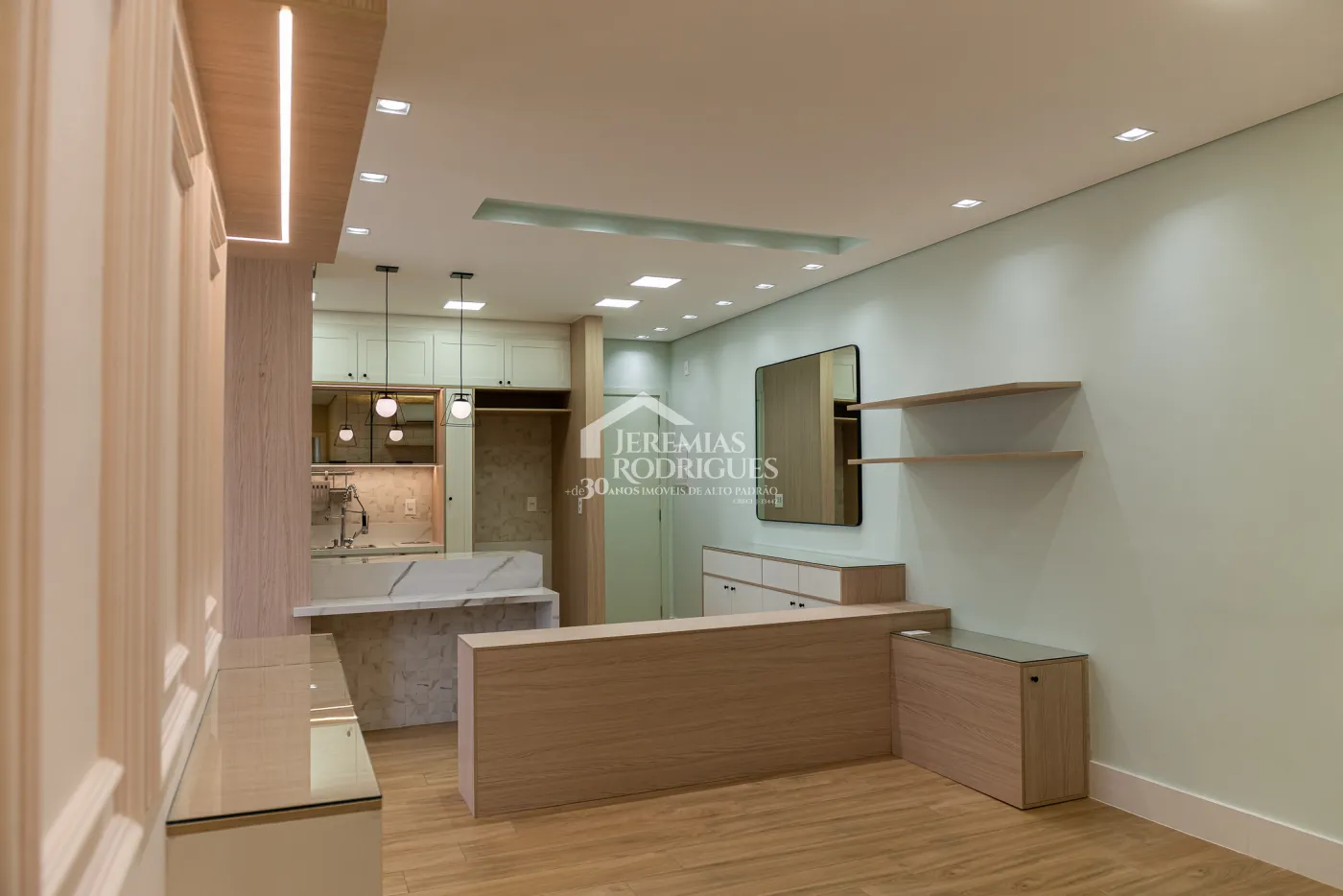 Apartamento à venda com 3 dormitórios, 98 m² no Edifício Bauhaus em Pindamonhangaba/SP.