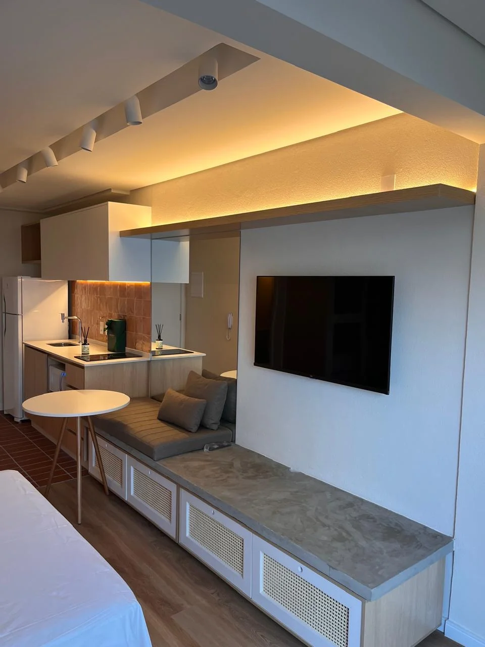 Vila Mariana | Studio mobiliado a 500 m do Metrô Ana Rosa | Cyrela