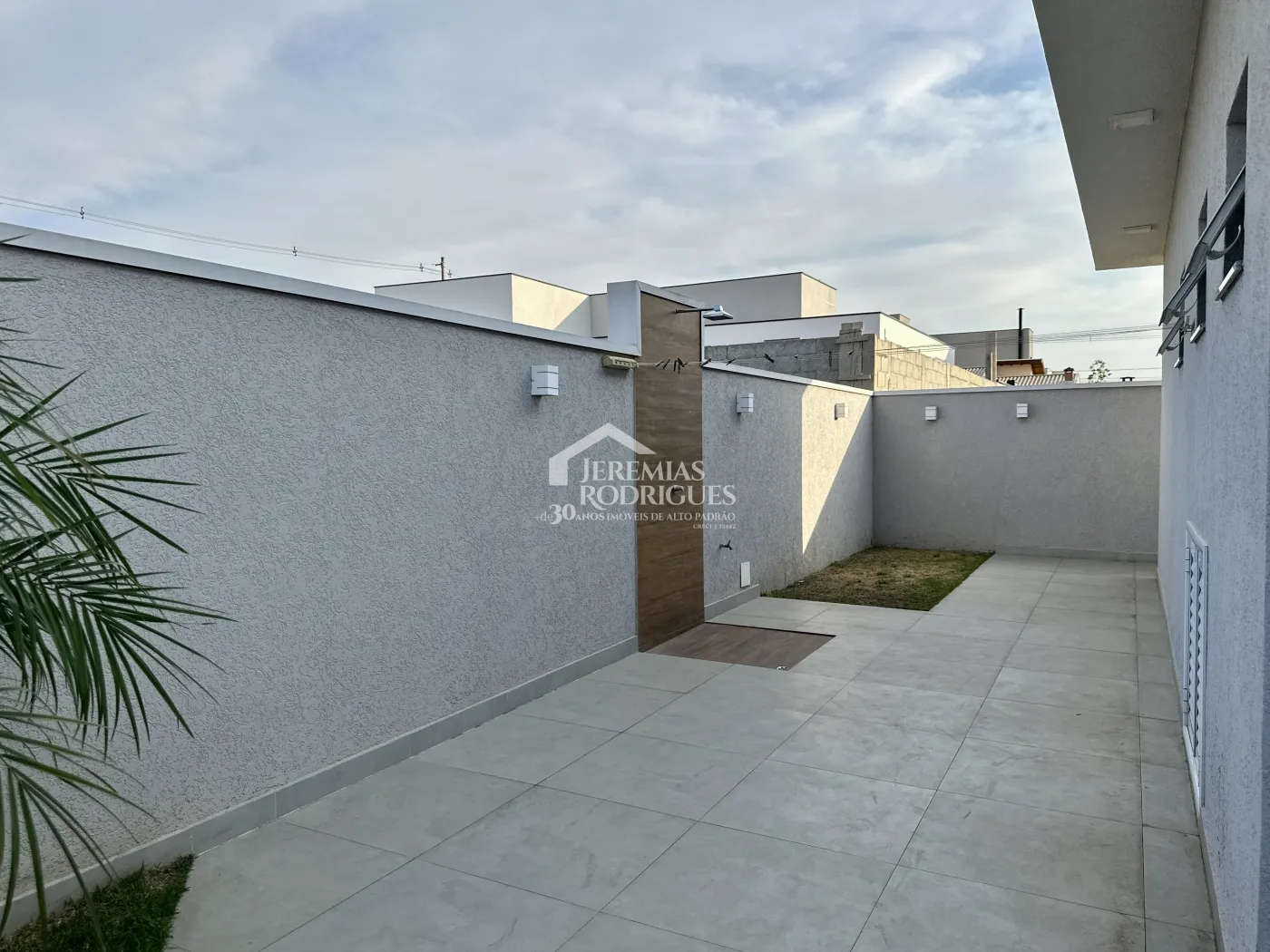Casa com 3 dormitórios, 169,20 m² - Condomínio Ouro Ville - Taubaté/SP.