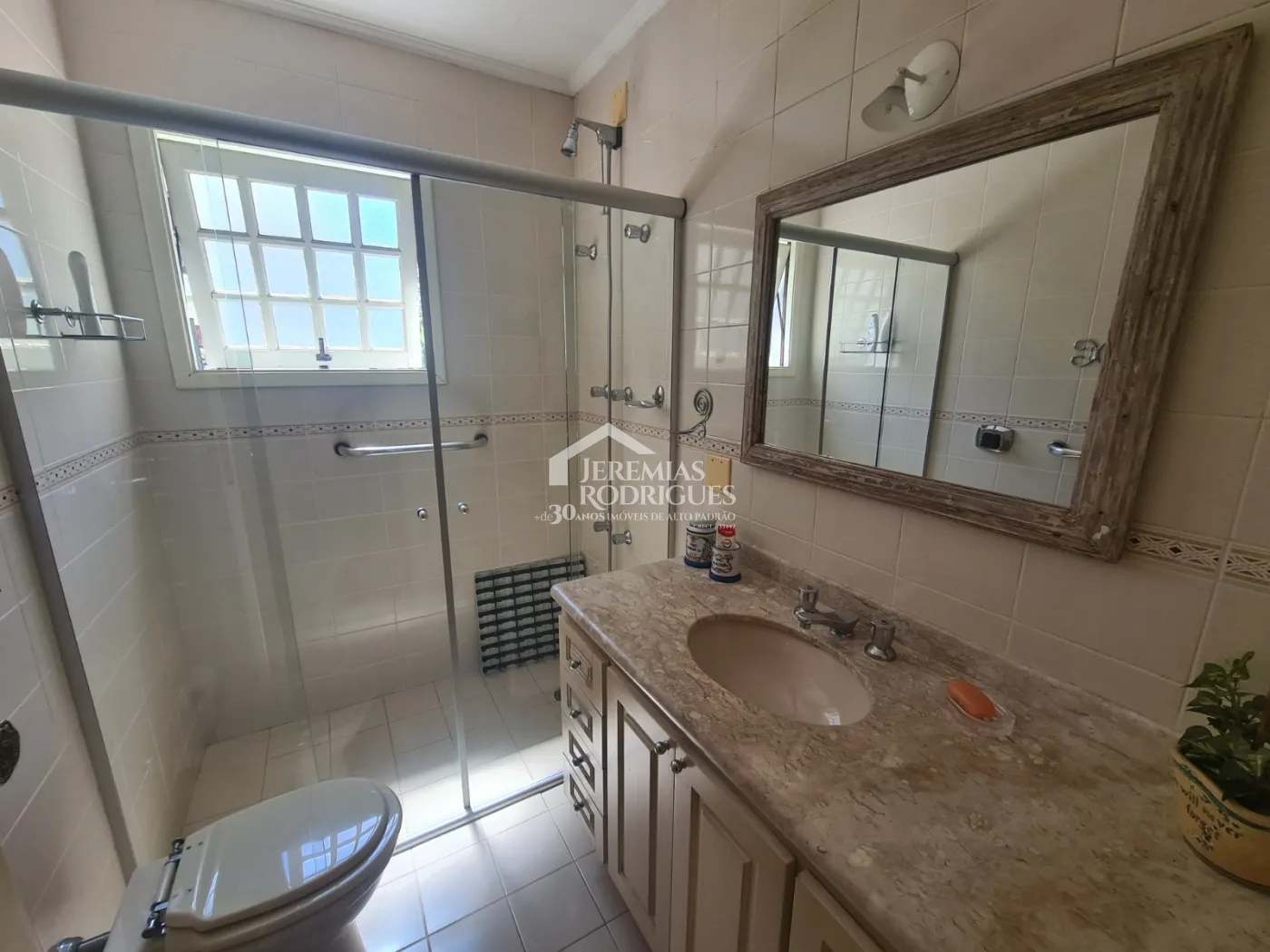 Apartamento para venda com 3 dormitórios no Condomínio Velden Village em Campos do Jordão/SP