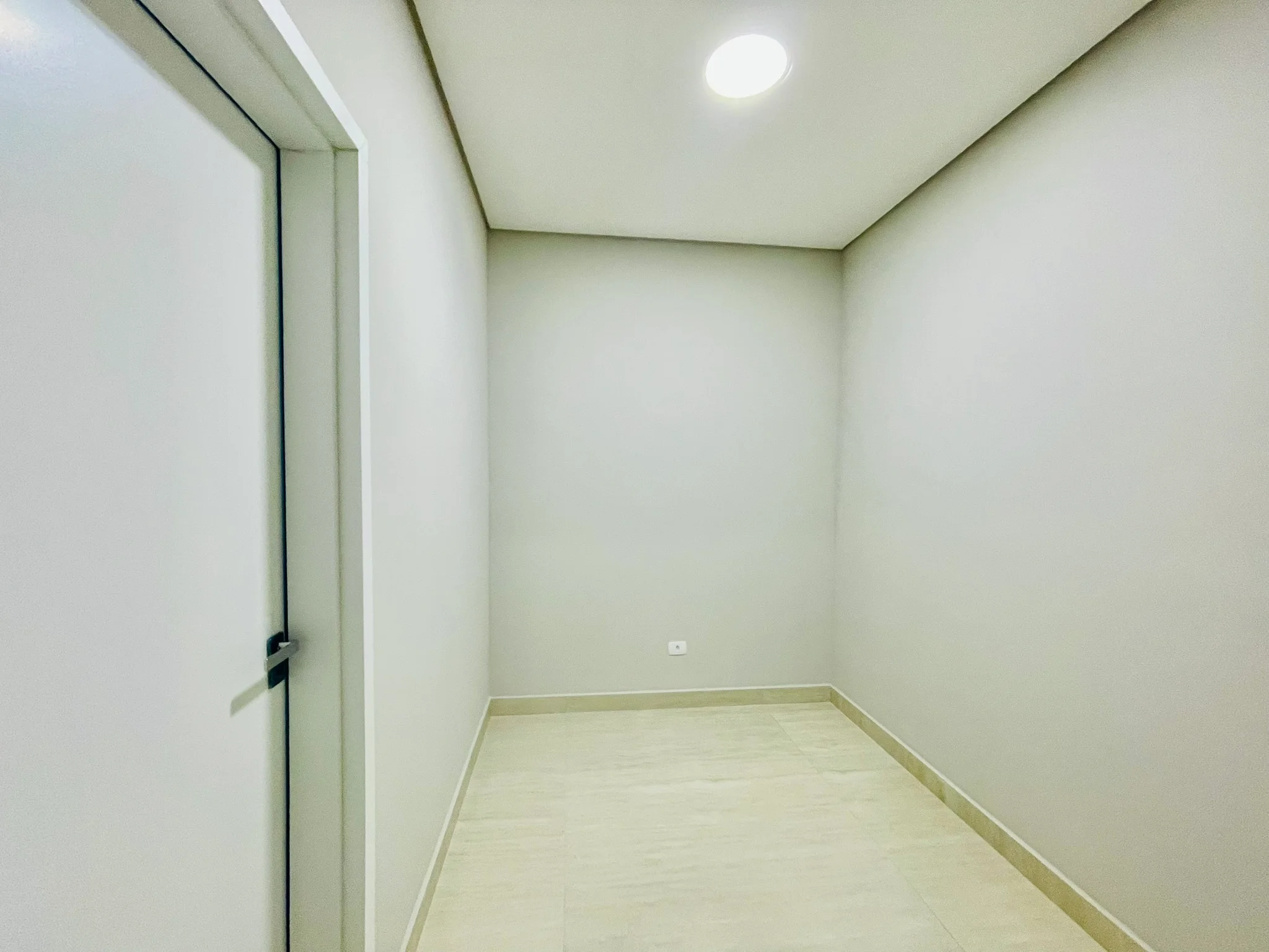 Casa à venda com 3 suítes no Condomínio Ouro Ville em Taubaté/SP. 