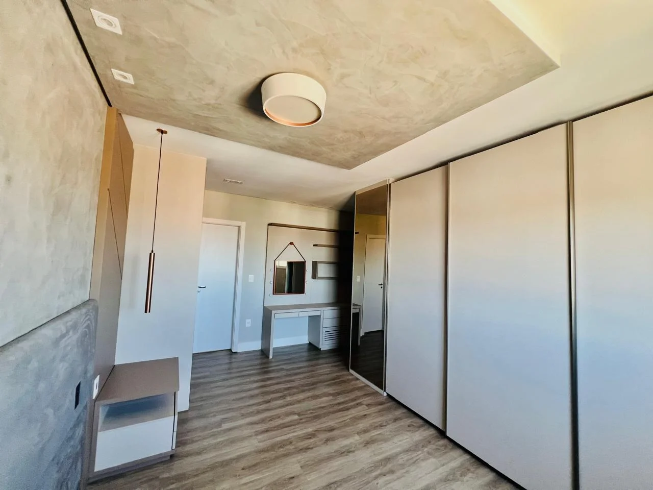 Apartamento para venda e locação no Edifício Grand Terrace em Taubaté/SP. 