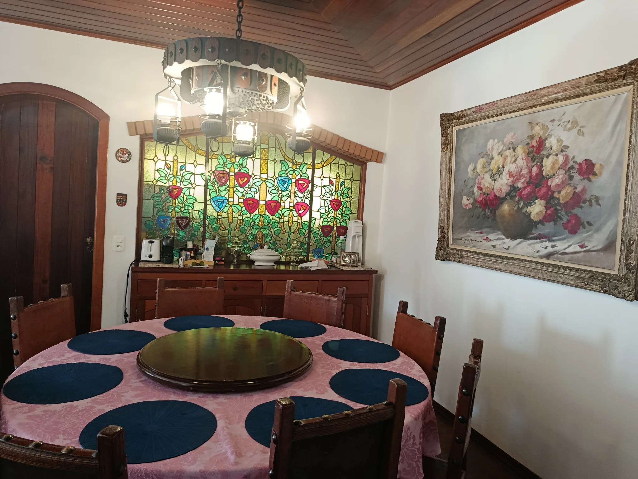 Casa à venda com 4 suítes no Alto do Capivari em Campos do Jordão/SP.