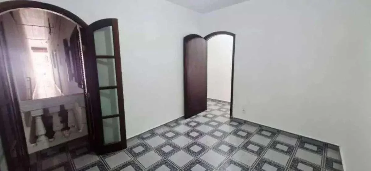 Casa GRANDE, 153m², Térrea com 03 quartos, 02 Vagas de Garagem Coberta, para locação no Jardim Ipê 4, São Bernardo do Campo - SP